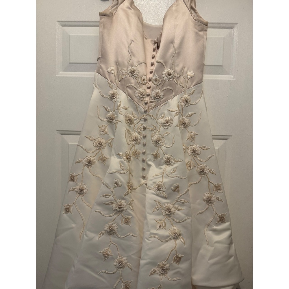 Mon Cheri Ivory Wedding Dress Size 8 A-Line 2-Tone w Cape Gloves Headpiece